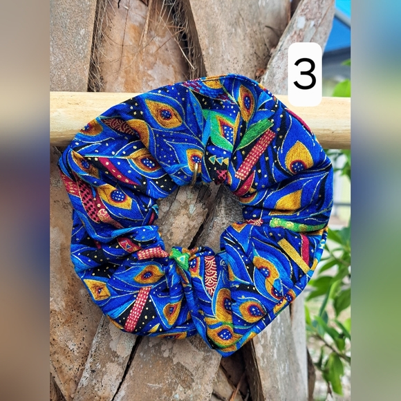 ONE Colorful Scrunchie Blue Cotton Dots Peacock Theme - Picture 4 of 10